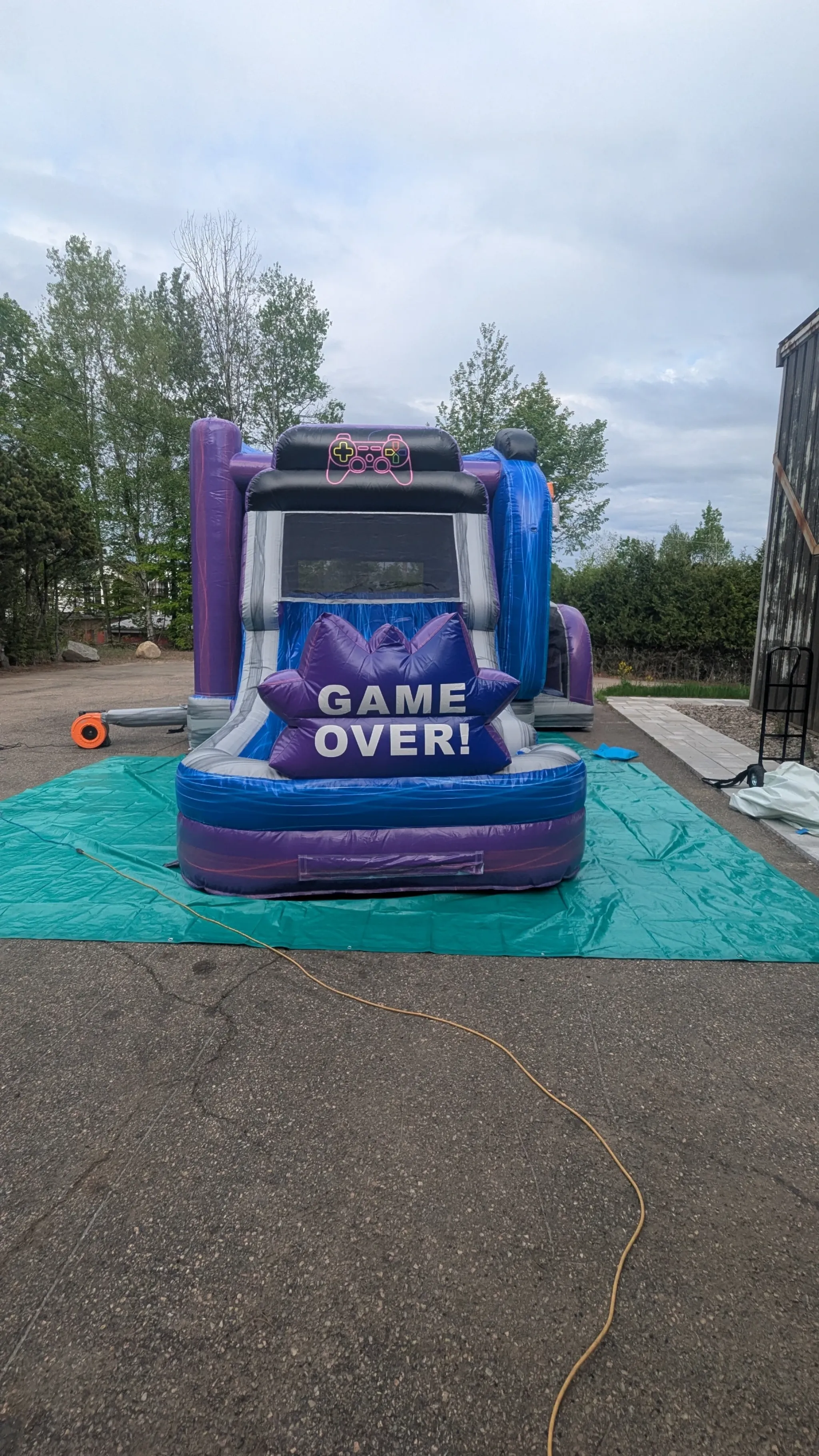 Game Over( Pour toute réservation écrivez- nous un mail)